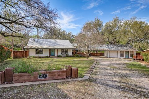 Photo of 611 Thurman CIR, Kingsland, TX 78639 (MLS # 4283718)