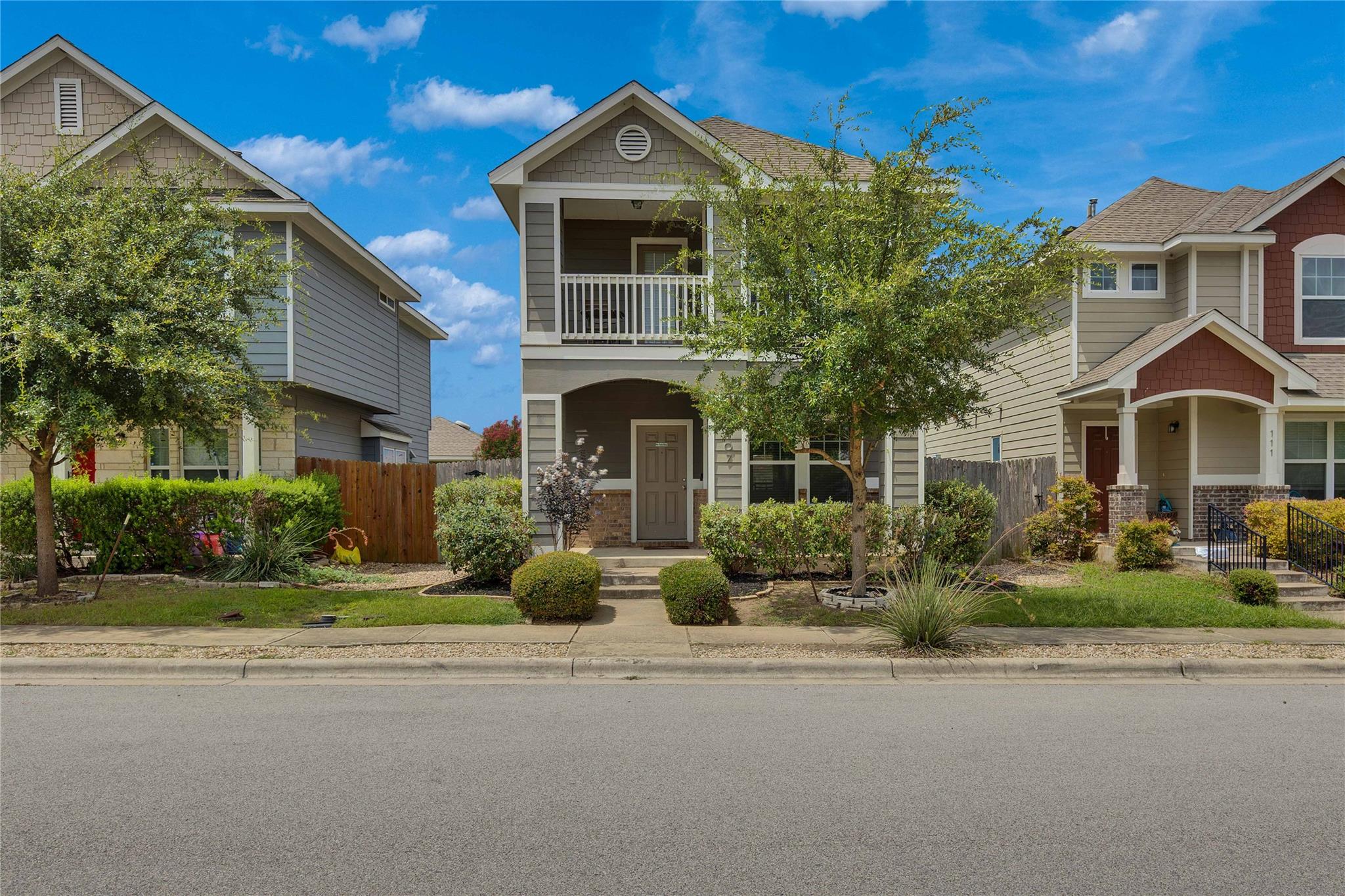 107 Friendship Oak DR