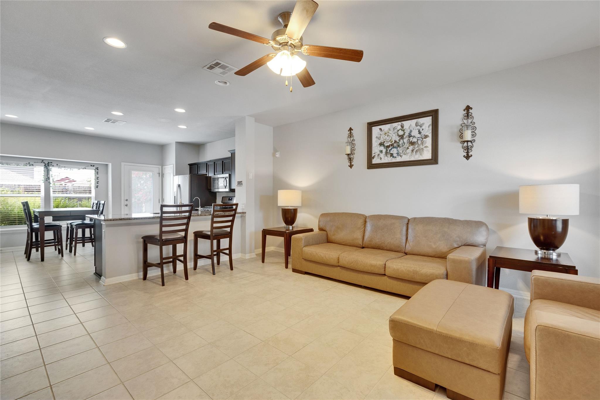 107 Friendship Oak DR