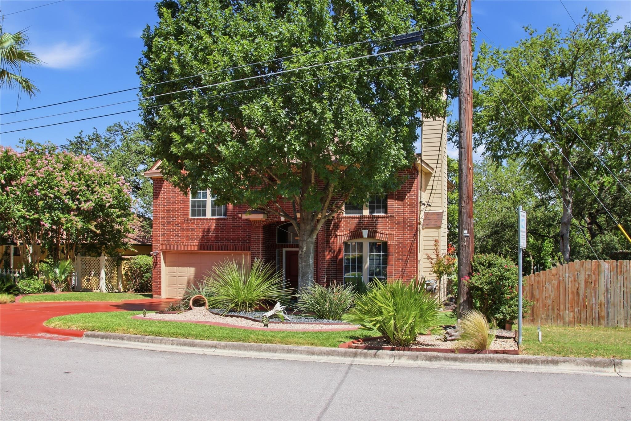 102 Elm Hill CT