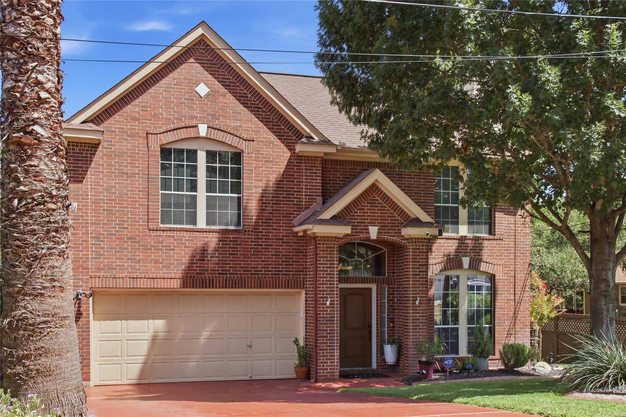 102 Elm Hill CT
