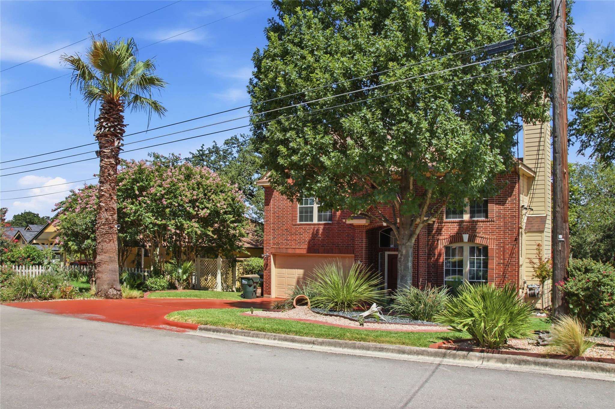 102 Elm Hill CT