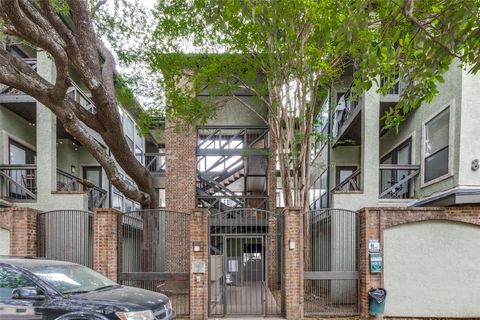 Photo of 807 W 25th ST #214, Austin, TX 78705 (MLS # 7103368)