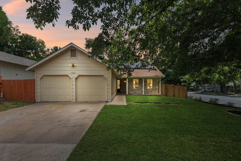 Photo of 9723 Moorberry ST, Austin, TX 78729 (MLS # 8841423)