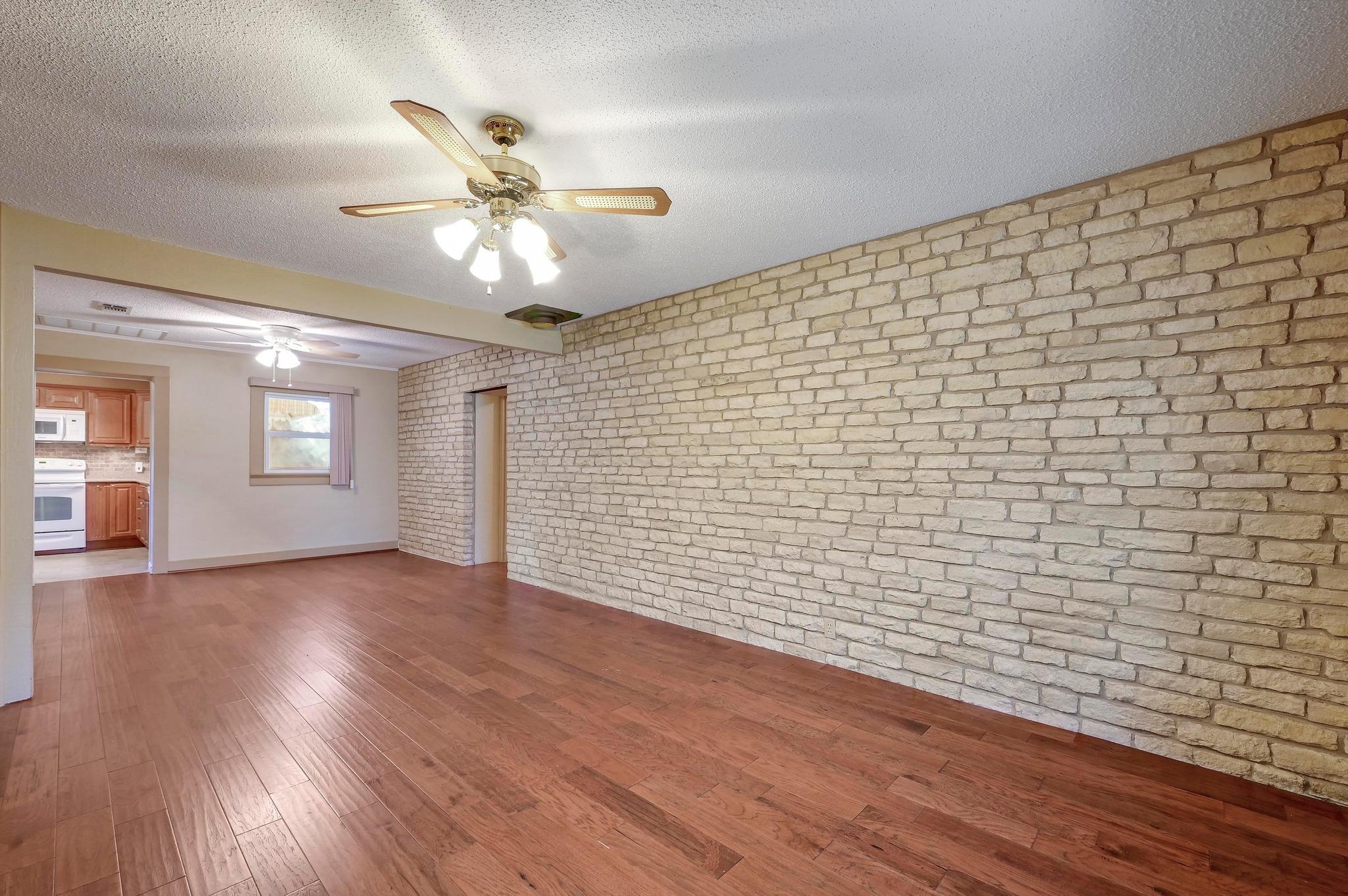 817 (NW 1/4) 9th Street