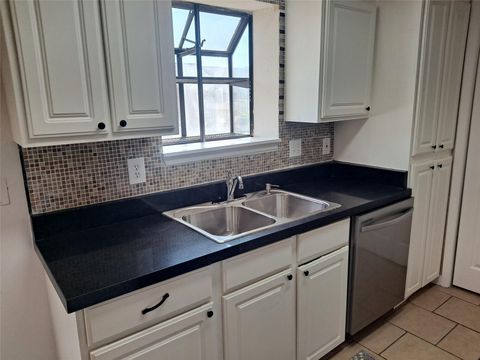 Tiny photo for 2018 W Rundberg LN #9B, Austin, TX 78758 (MLS # 1355403)