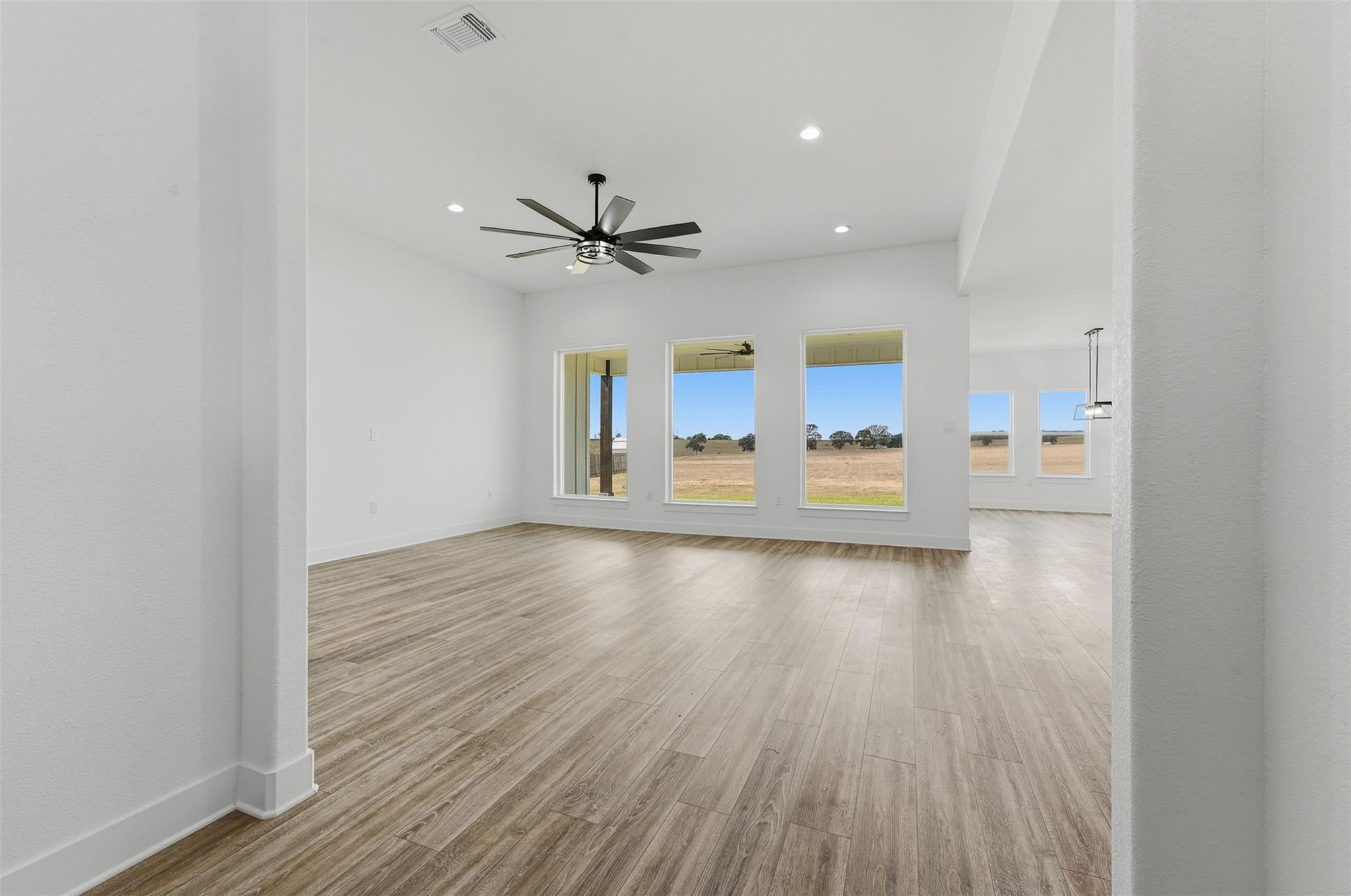152 Creekwood DR