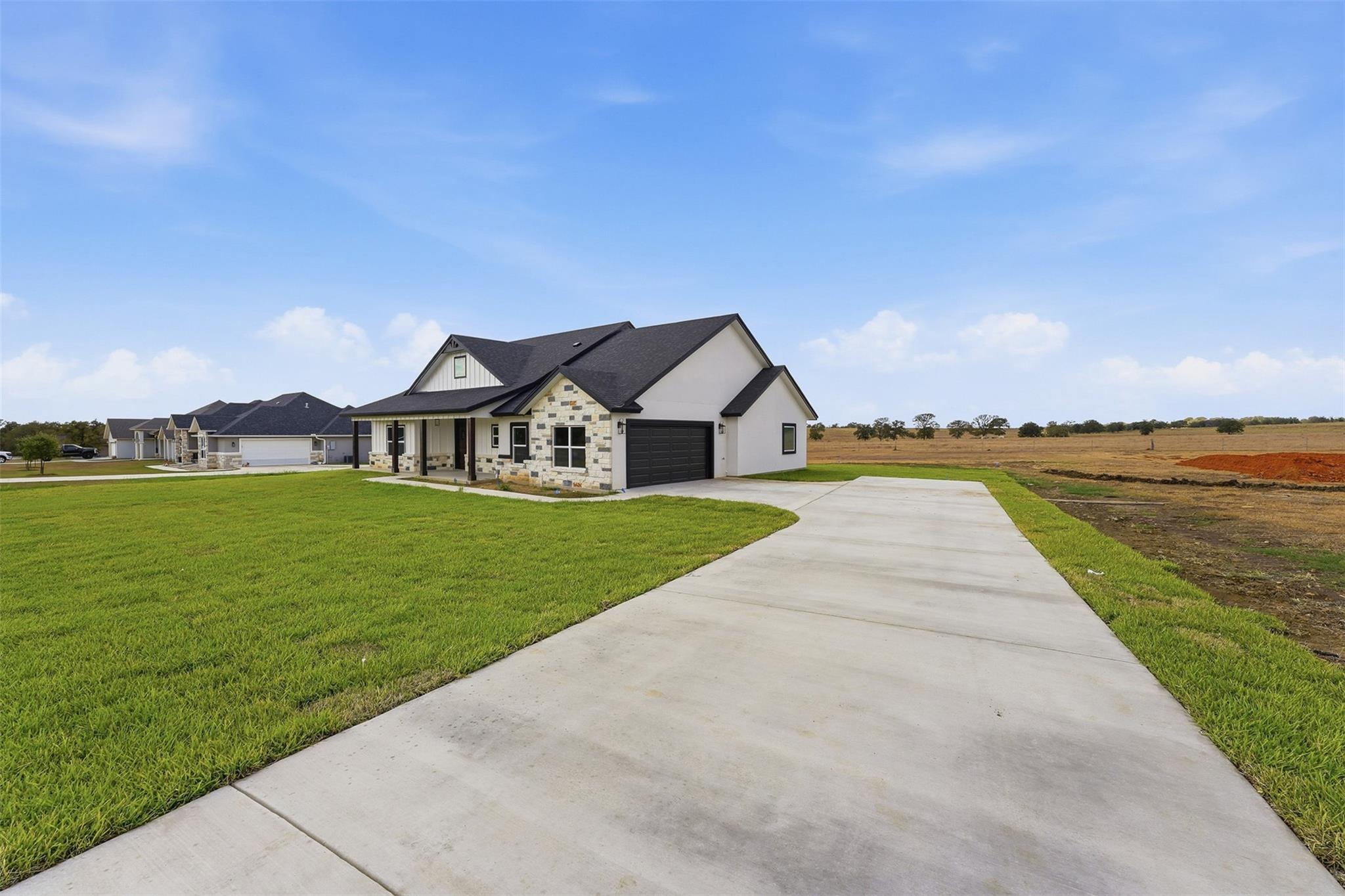 152 Creekwood DR