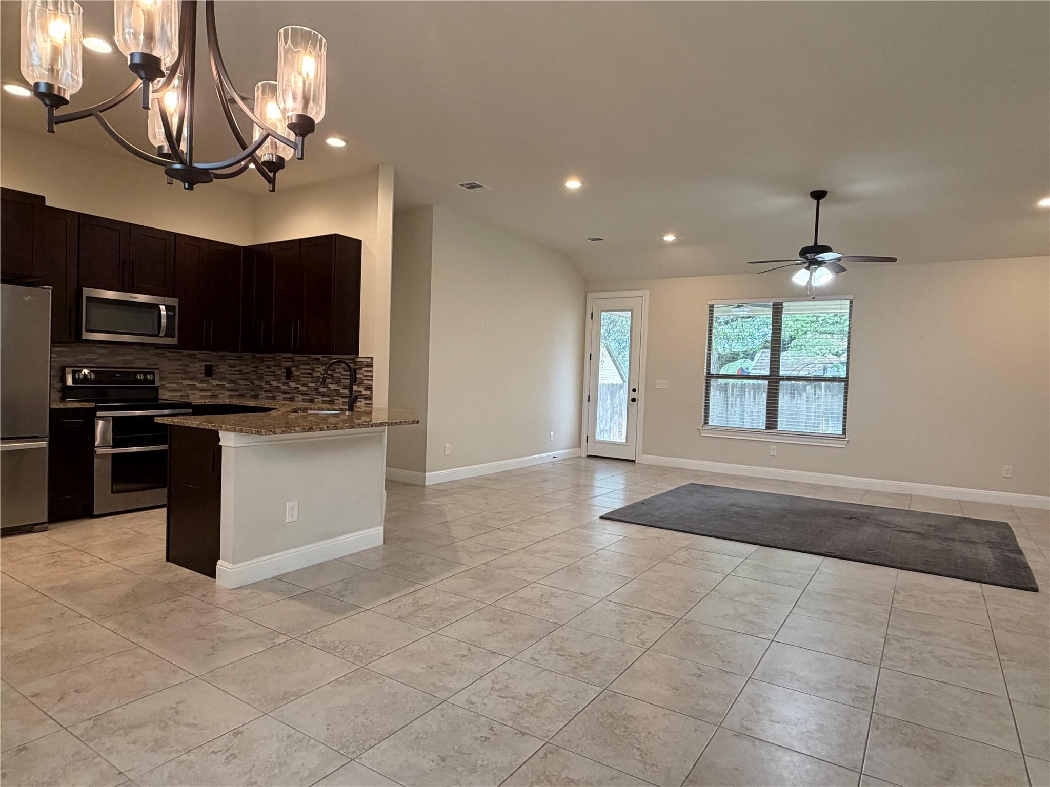 206 Fairway CIR