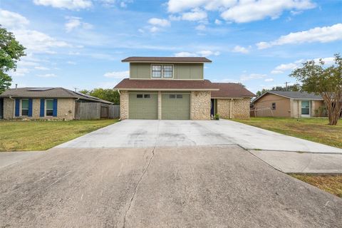 Photo of 505 E Logan ST, Round Rock, TX 78664 (MLS # 7780350)