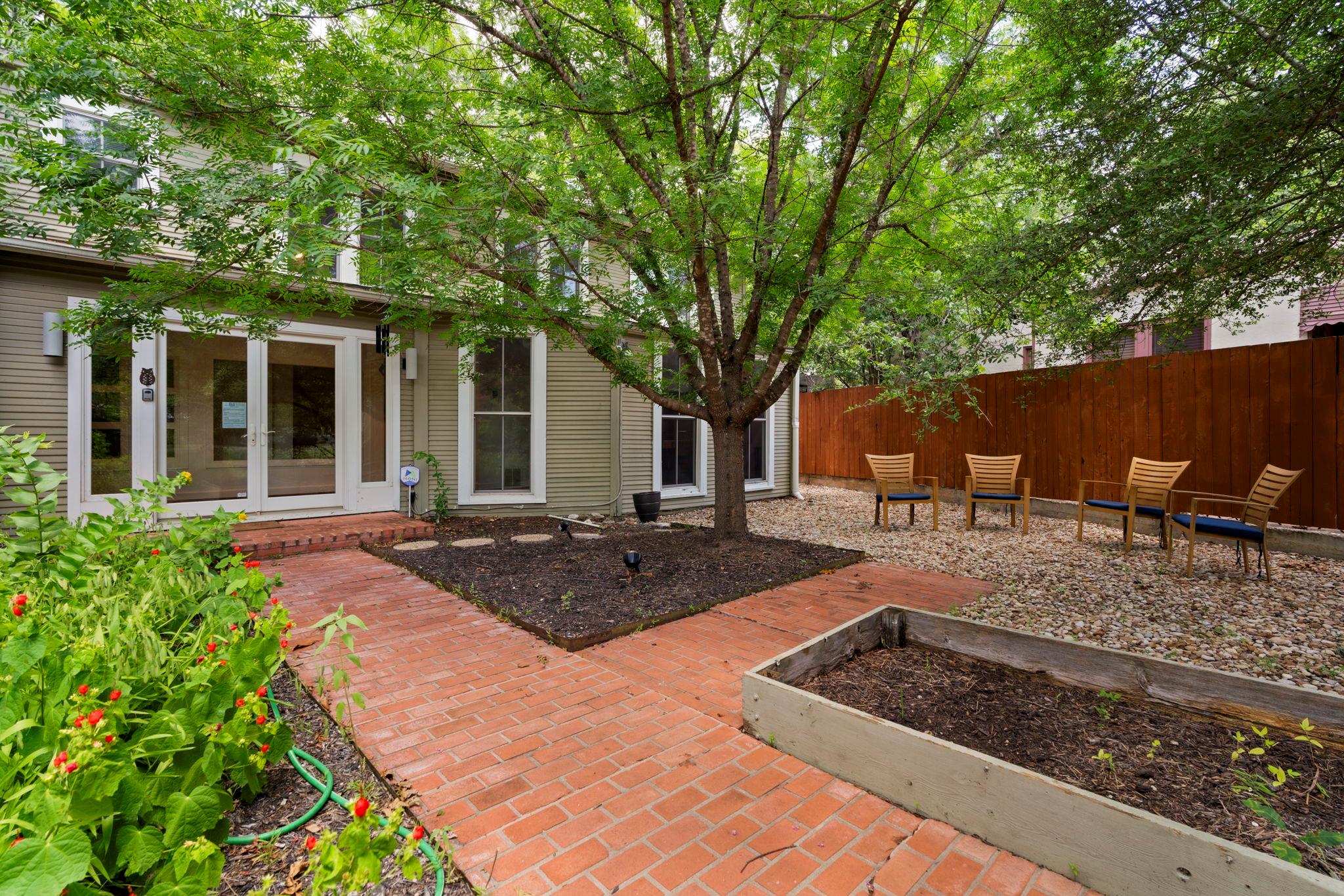 3102 Hemphill PARK
