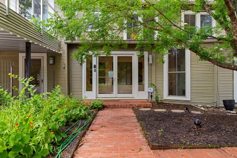 Photo of 3102 Hemphill PARK, Austin, TX 78705 (MLS # 5721760)