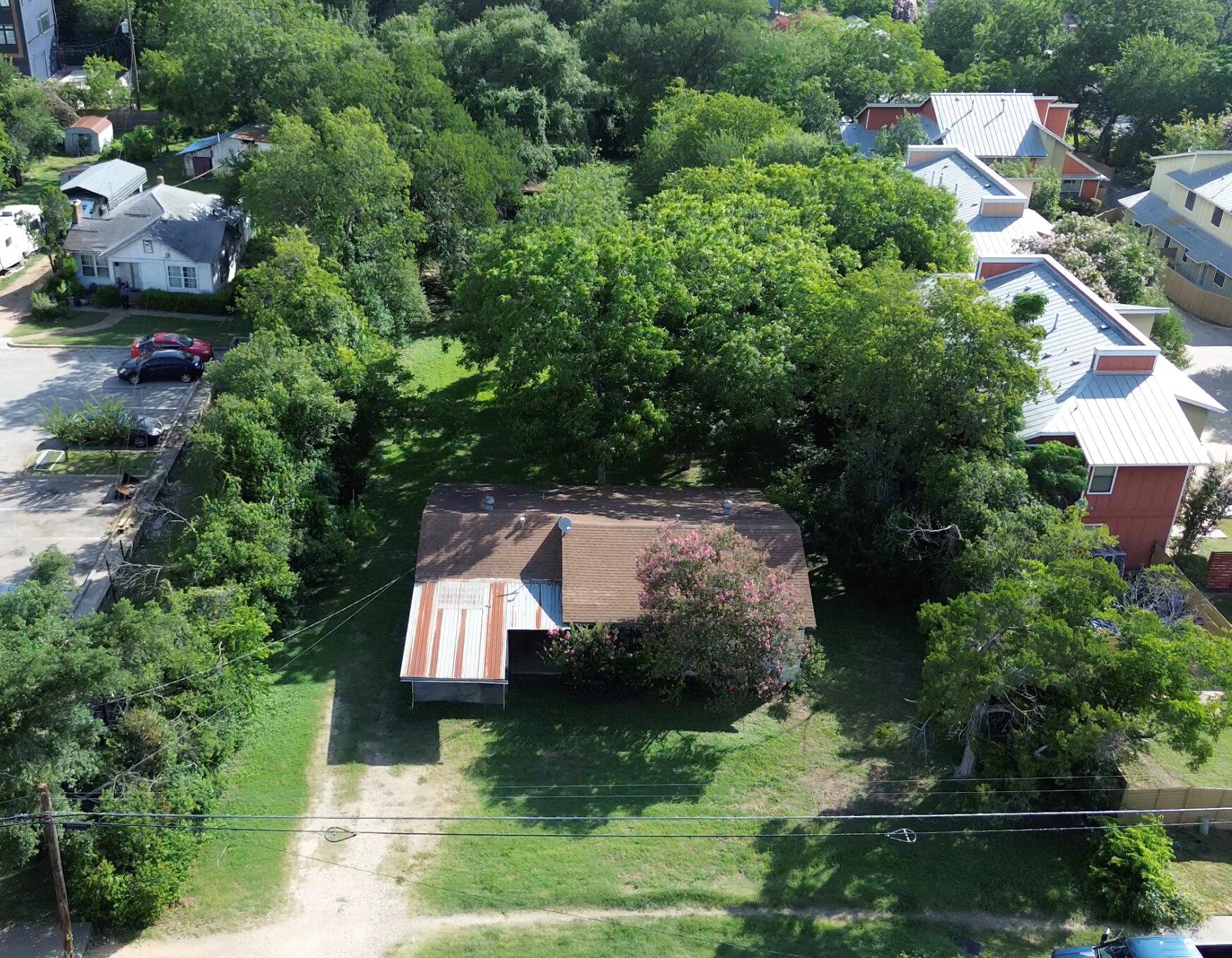 1806 Fortview RD