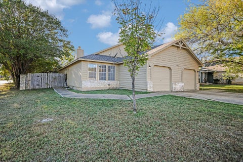 Photo of 305 Regatta CT, Lakeway, TX 78734 (MLS # 1439219)