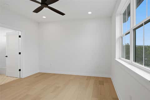 Tiny photo for 18303 Lake Oaks DR, Jonestown, TX 78645 (MLS # 2391068)