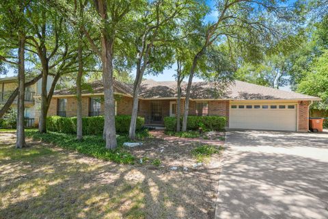 Photo of 2116 Wychwood DR, Austin, TX 78746 (MLS # 6587543)