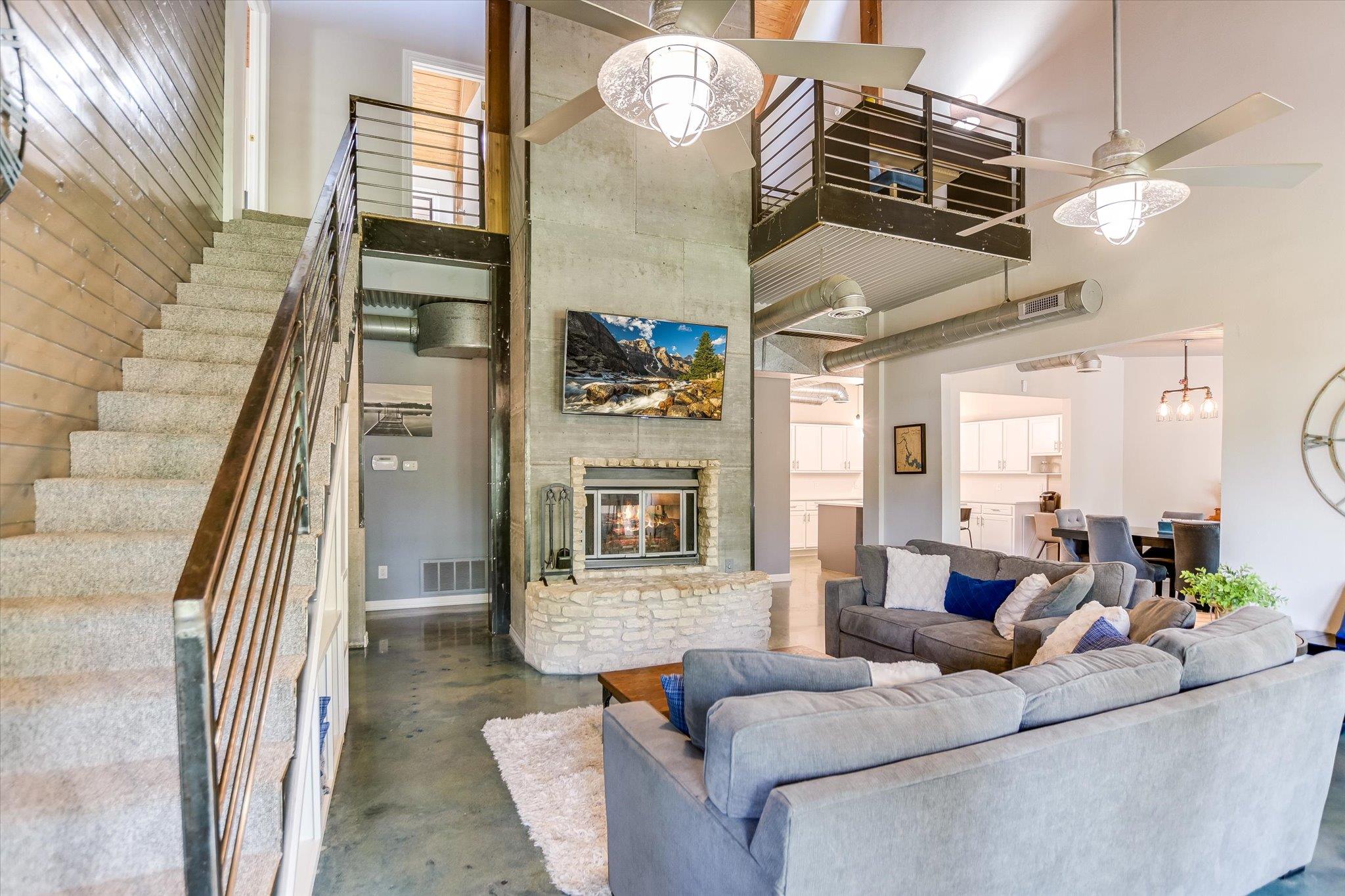 5307 Shady Oaks CIR
