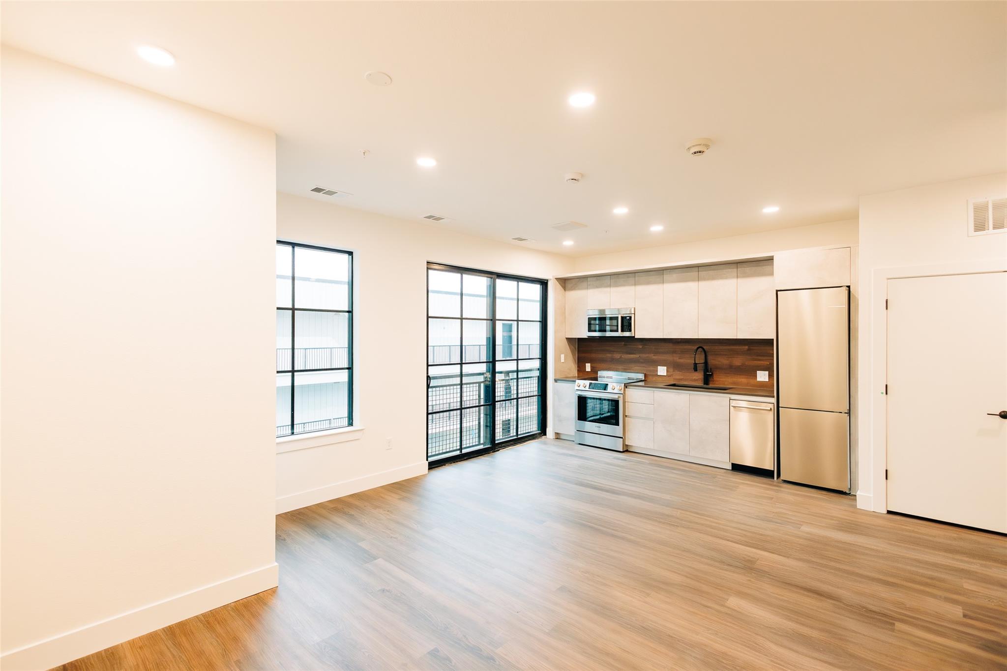 4315 S Congress Ave 520