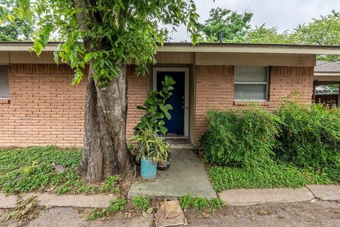 Photo of 701 E 45th ST #A, Austin, TX 78751 (MLS # 4693371)