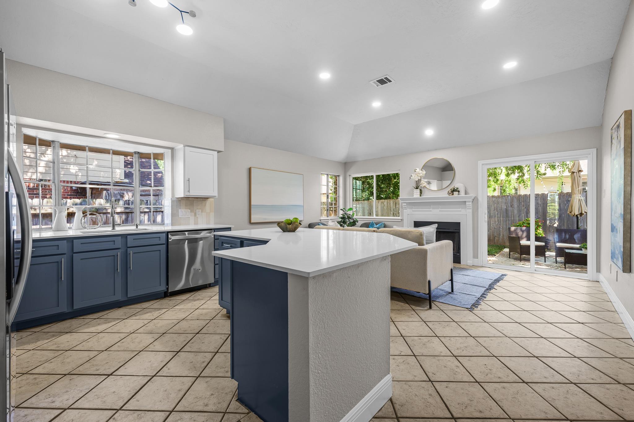 15006 Snelling DR