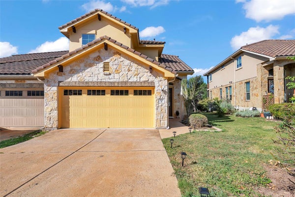 520 S MEADOWLARK ST APT B, LAKEWAY, TX 78734 - Image fcf5c1a2ac46ee1aaac137bd79bbef72/3889440536