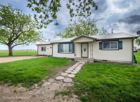 Photo of 851 County Road 455, Coupland, TX 78615 (MLS # 3317427)