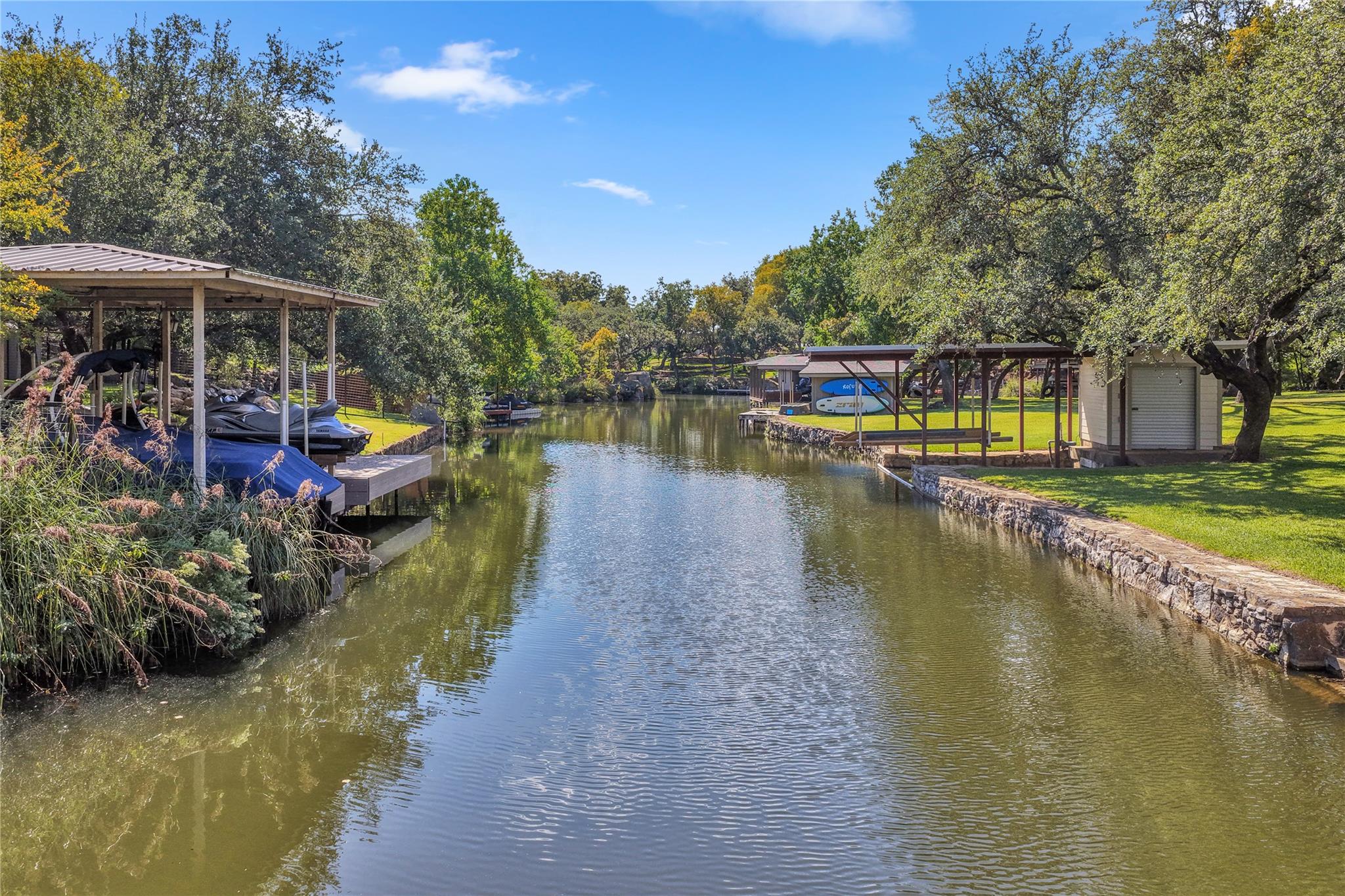 111 W Lakeshore DR
