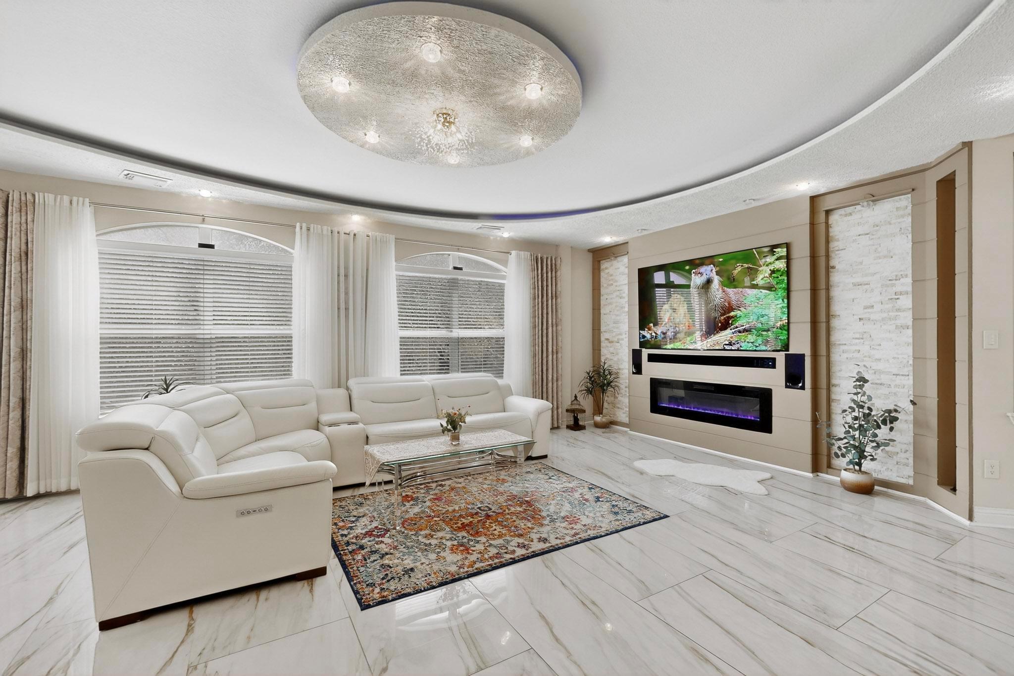 301 S Lynnwood TRL