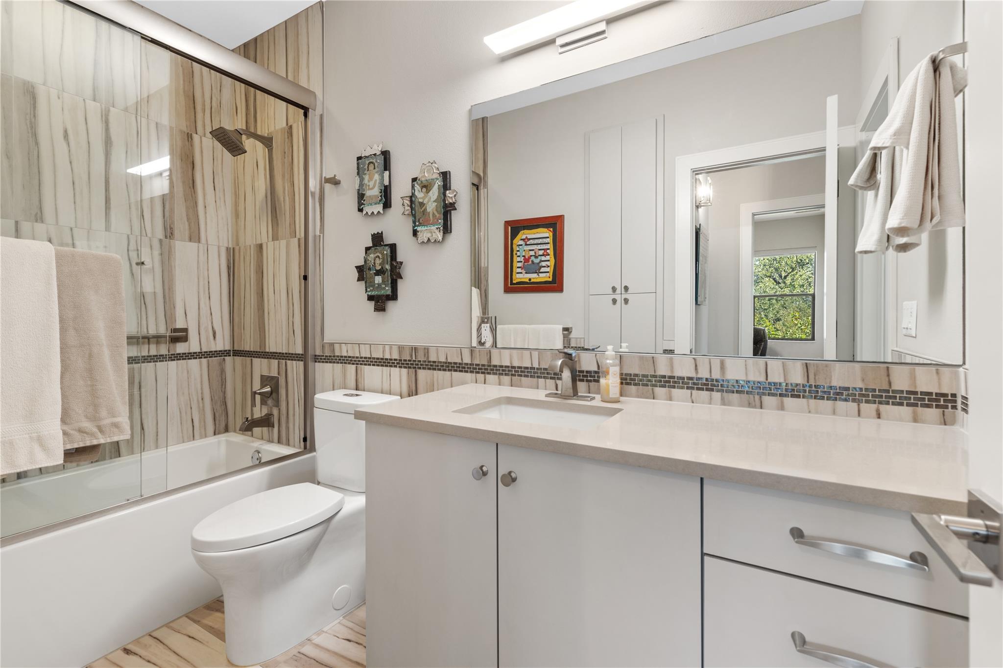 5615 Mccarty LN photo 28