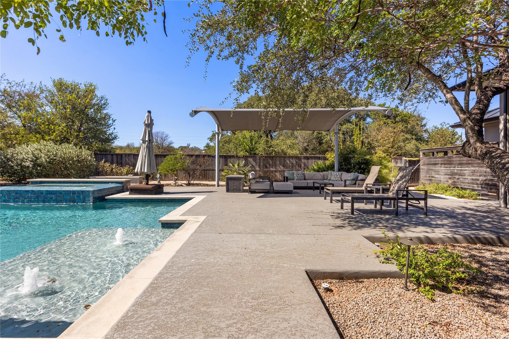5615 Mccarty LN photo 15