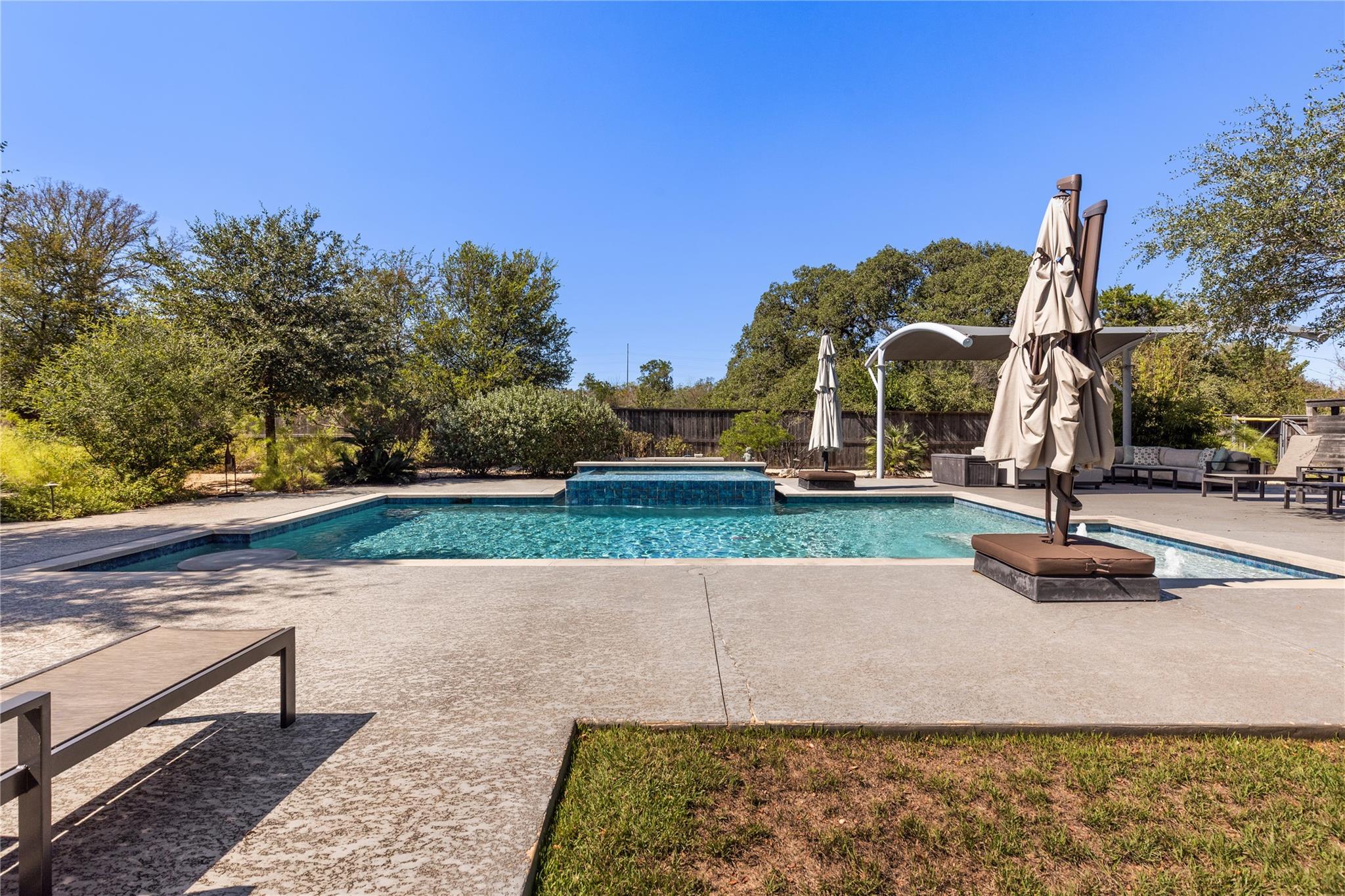 5615 Mccarty LN photo 14