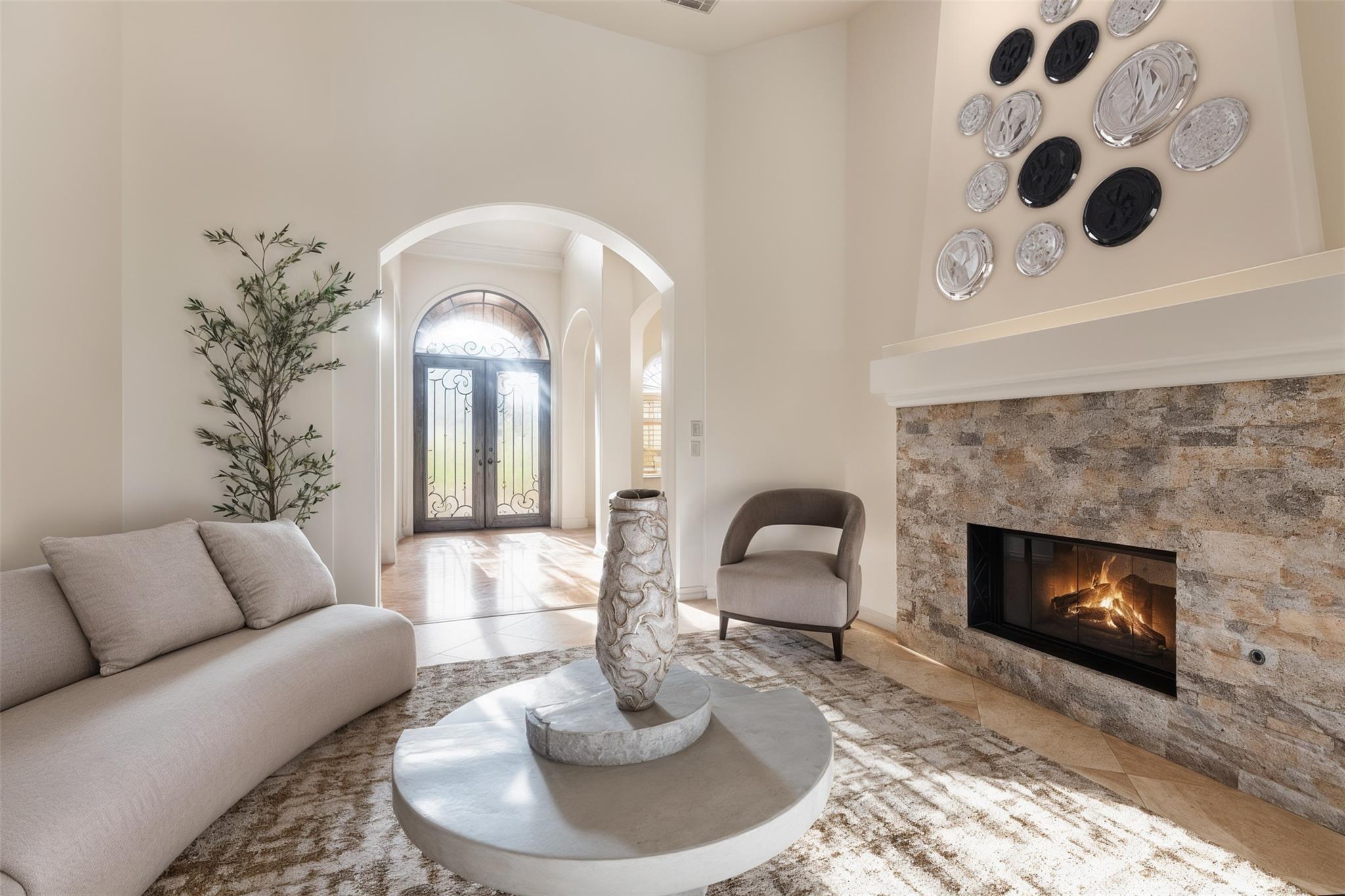 101 Lakeway Hills CV