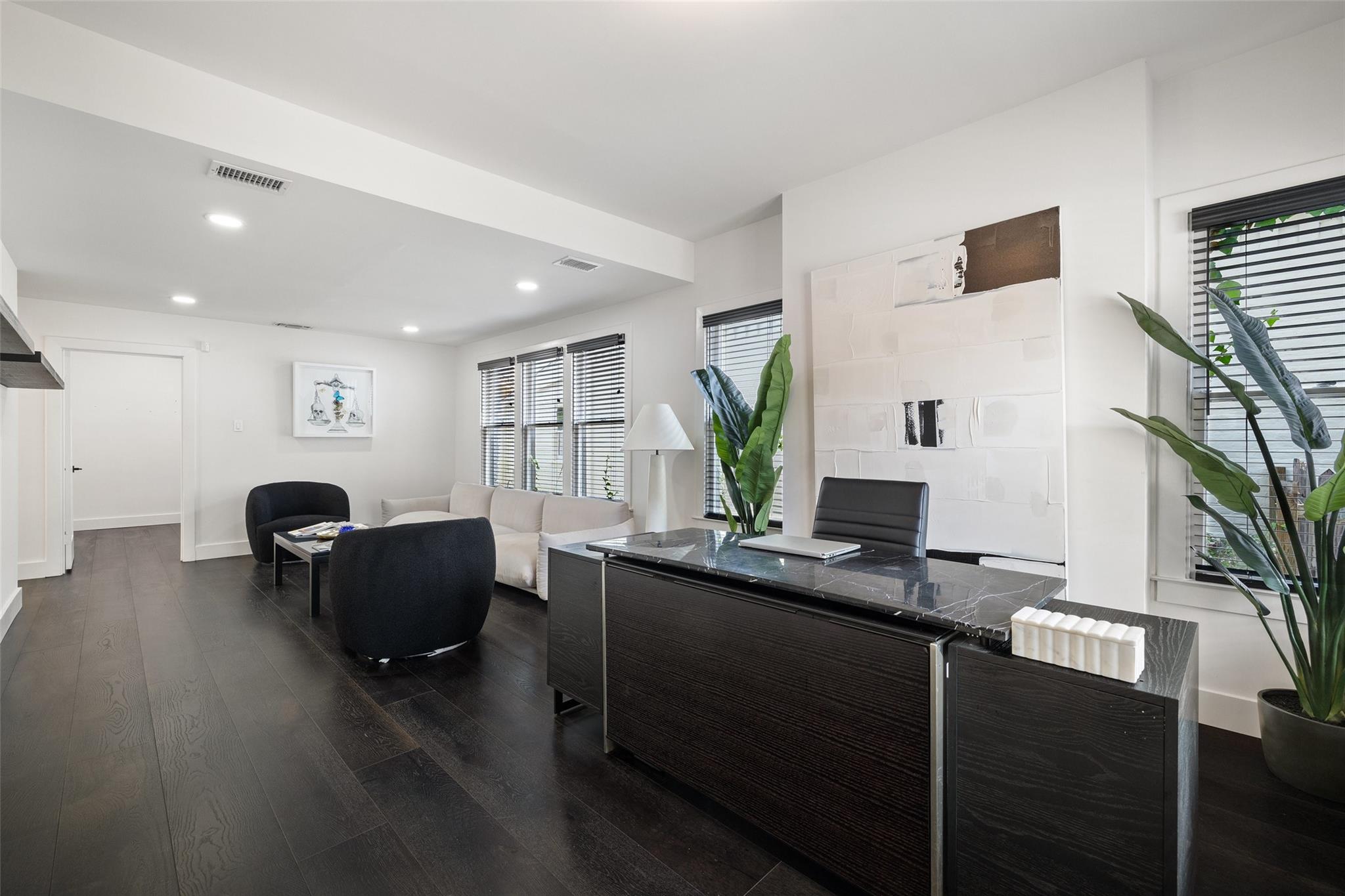 1004 West Ave