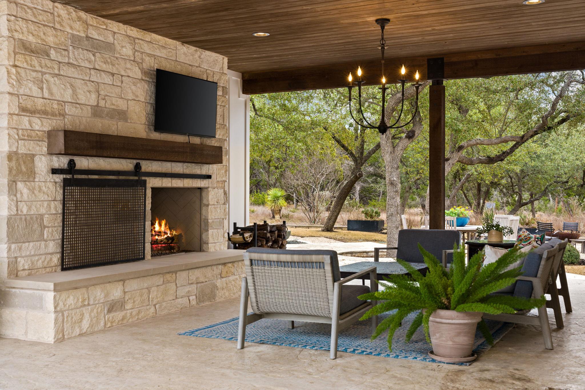 5675 Mustang Valley TRL