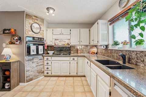 Tiny photo for 11203 Travis DR, Jonestown, TX 78645 (MLS # 7671477)