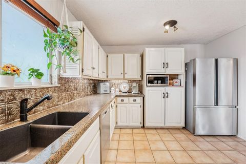 Tiny photo for 11203 Travis DR, Jonestown, TX 78645 (MLS # 7671477)