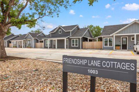 1003 Friendship LN 301 Fredericksburg TX 78624