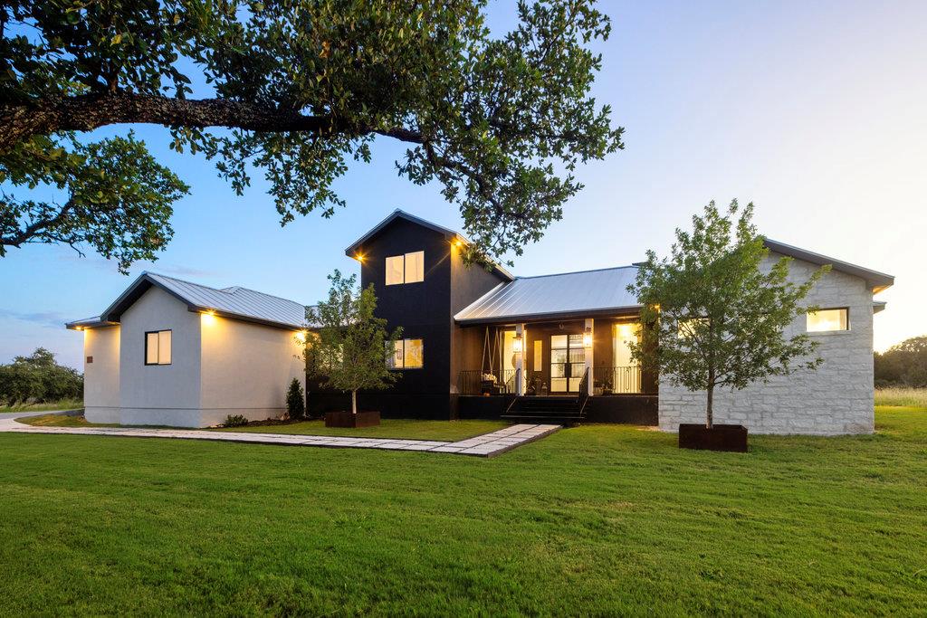150 Wandering Oak CIR