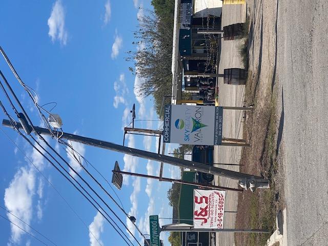 1700 S Interstate 35 Freeway S