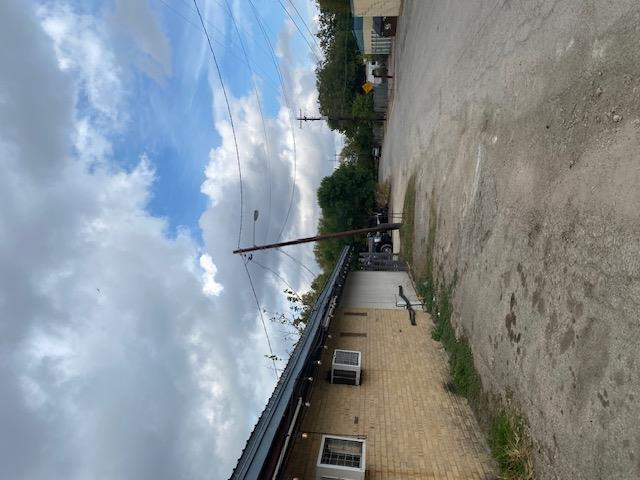 1700 S Interstate 35 Freeway S