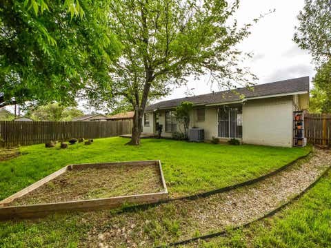 Tiny photo for 8208 Stillwood LN, Austin, TX 78757 (MLS # 4341119)
