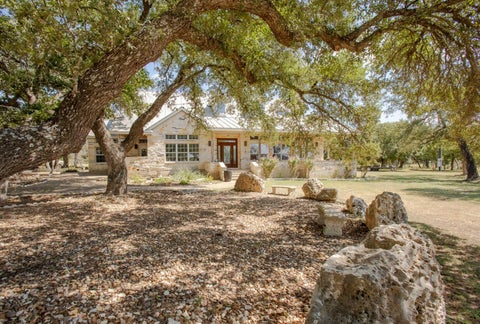 Photo of 2010 County Road 233, Florence, TX 76527 (MLS # 1024348)