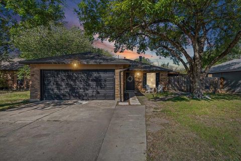 Photo of 6506 Clubway LN, Austin, TX 78745 (MLS # 6397885)
