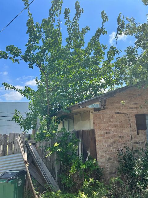 Tiny photo for 7710 Eastcrest DR, Austin, TX 78752 (MLS # 1690719)