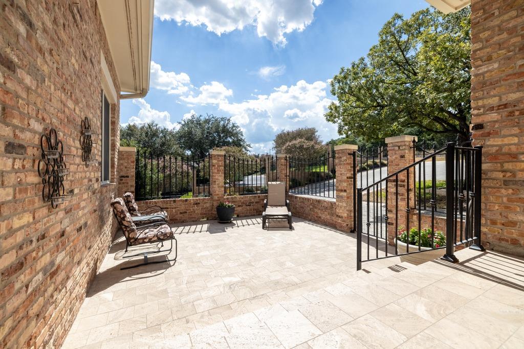 3901 Belmont Park DR C