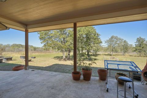 A home in Luling