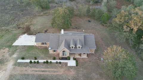 A home in Luling