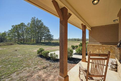 A home in Luling