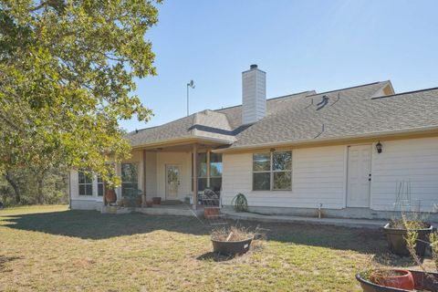 A home in Luling