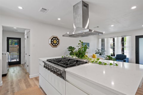 Tiny photo for 3005 Leaning Oak CIR, Austin, TX 78704 (MLS # 3285163)